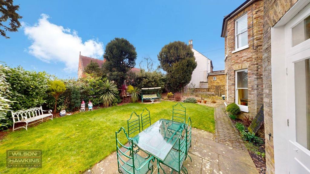 Property photo 1 of 18 Flat 1, Roxeth Mead - Dpesj9Pjhx7Mrev1Qchs.Jpg