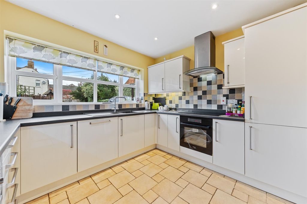 Property photo 3 of 30 8Carlowstweb17.Jpg