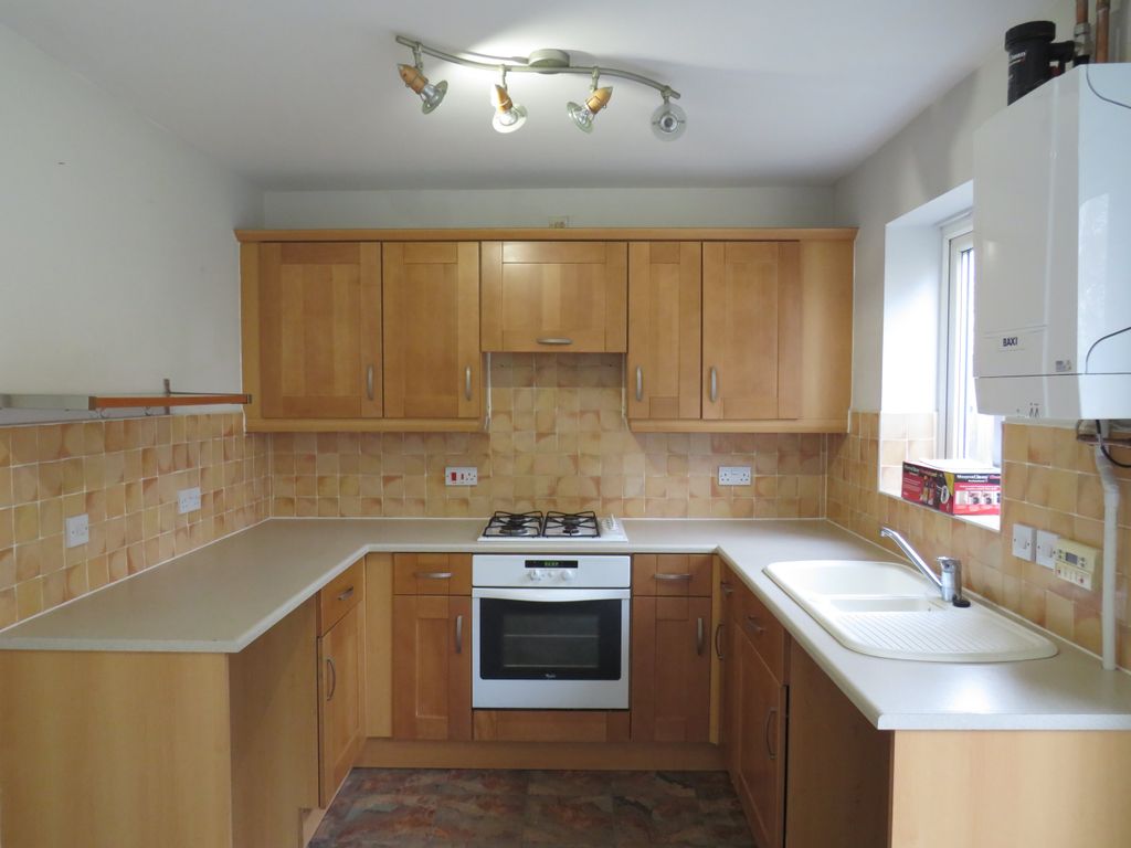 Property photo 2 of 7 Kitchen