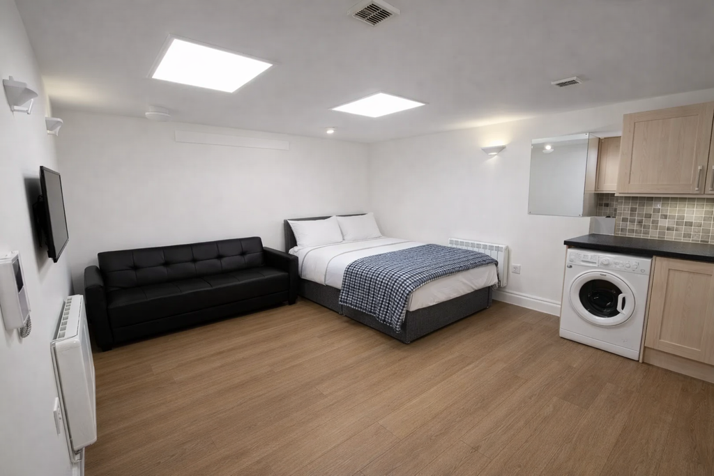 Property photo 1 of 4 Bedroom