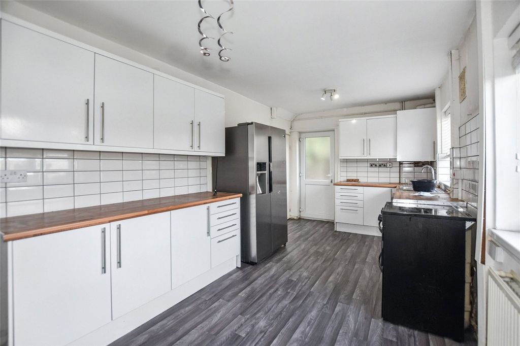 Property photo 3 of 10 Picture No. 02