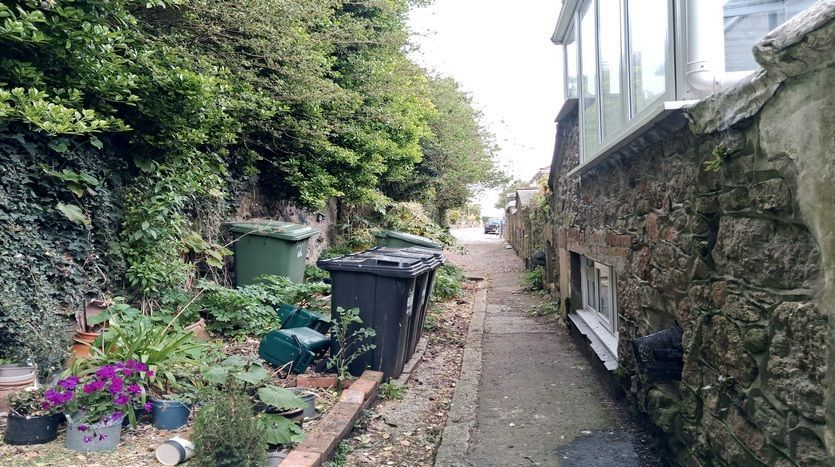 Property photo 3 of 13