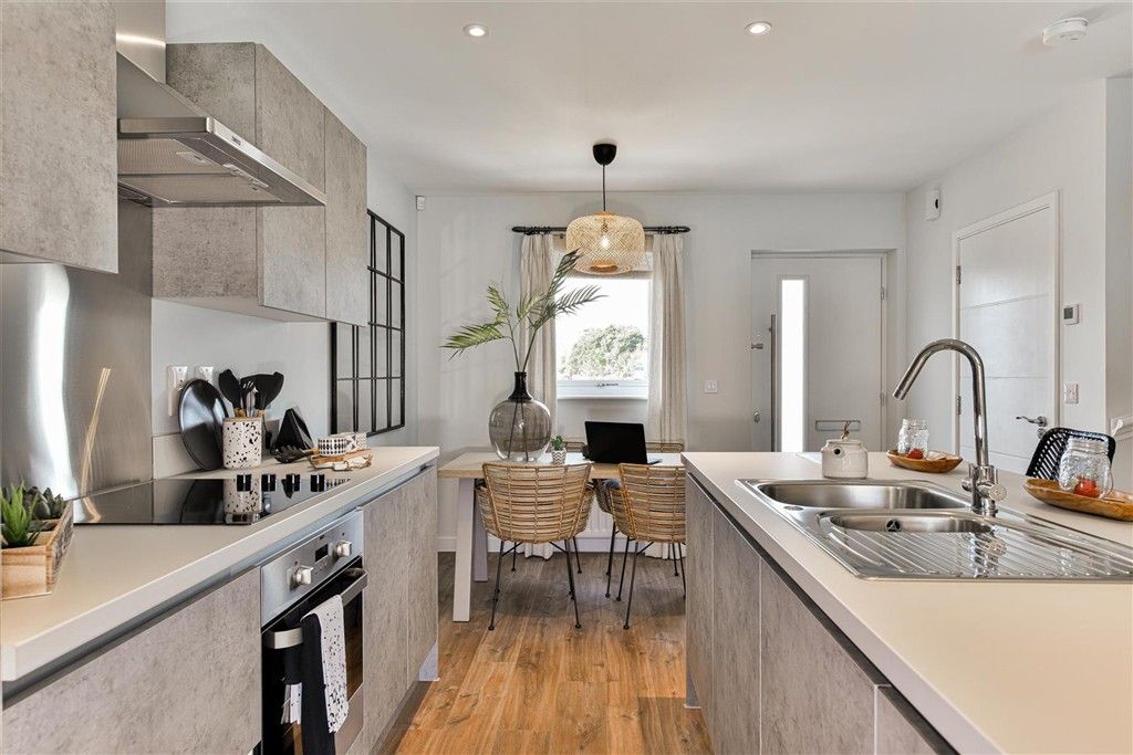 Property photo 3 of 6 Kitchen