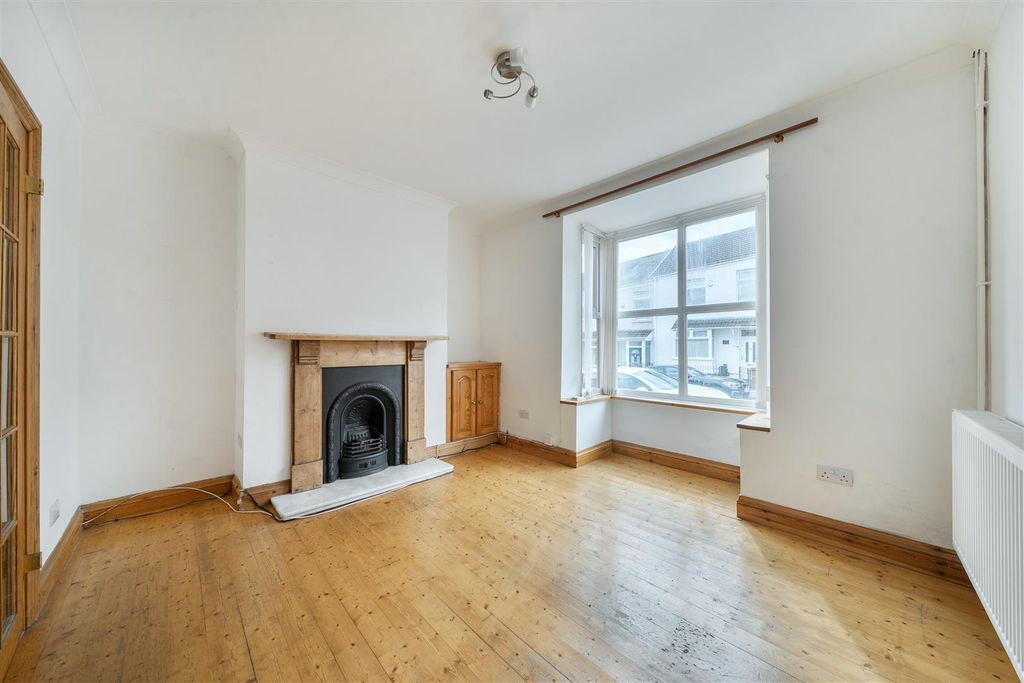 Property photo 3 of 21 1502373-14-6A7461Af9B369.Jpg