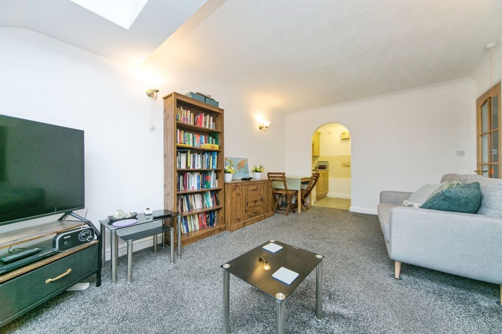 Property photo 1 of 15 Pbox-Img.Jpg