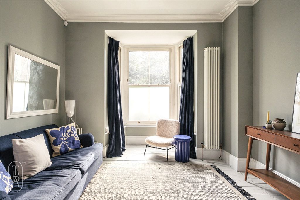 Property photo 3 of 27 Picture No. 28