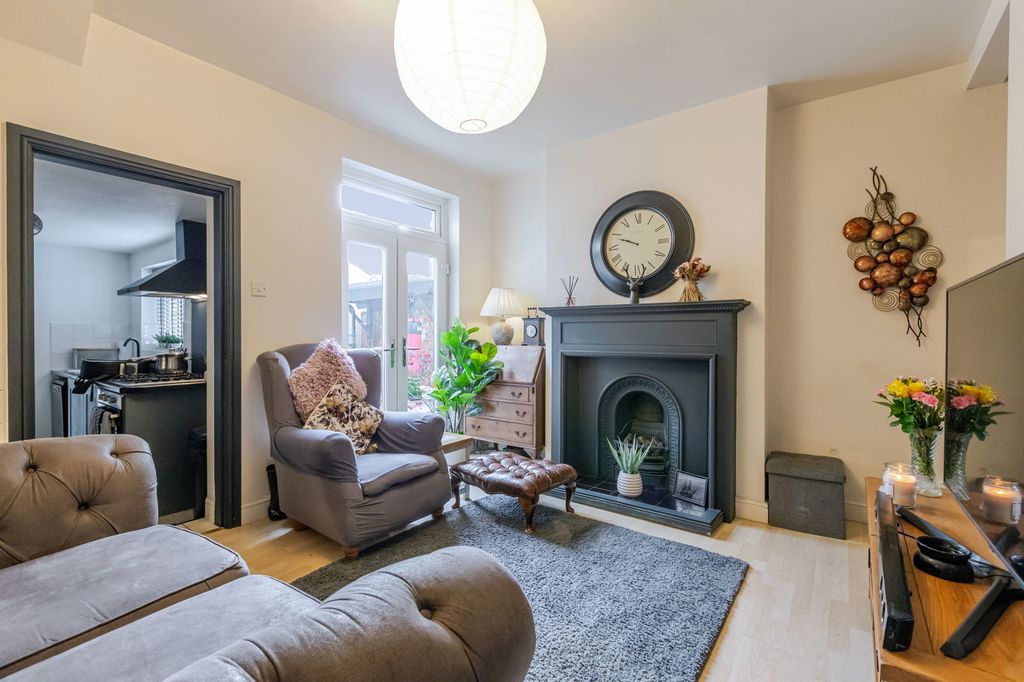 Property photo 3 of 17