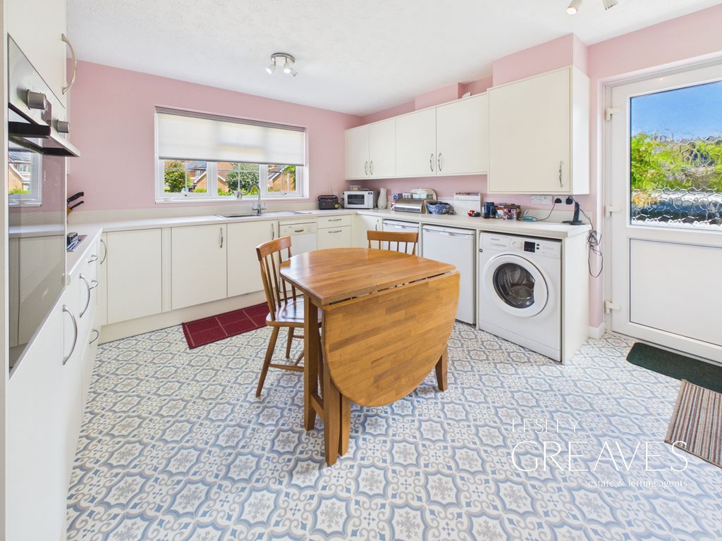 Property photo 3 of 22 Kitchen