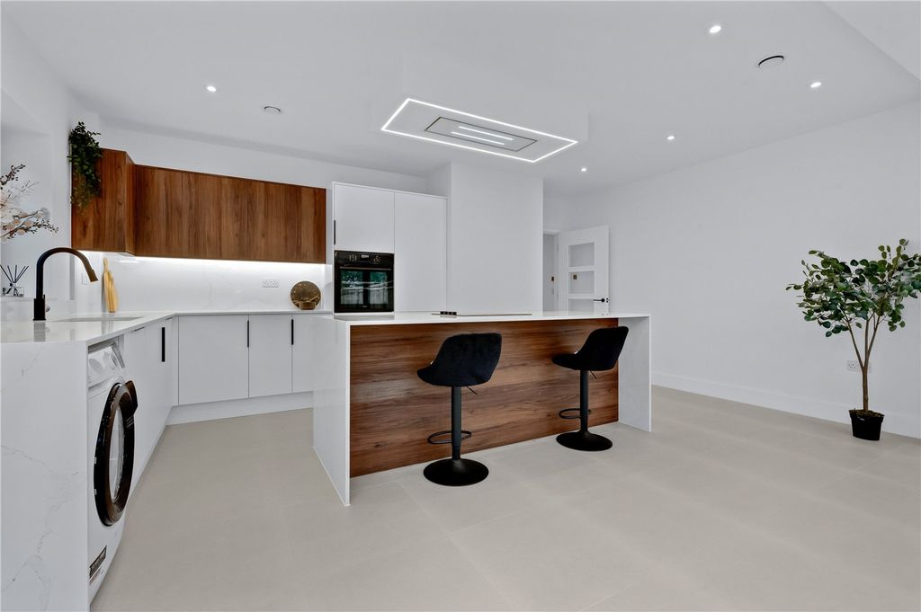 Property photo 3 of 14 Picture No. 07