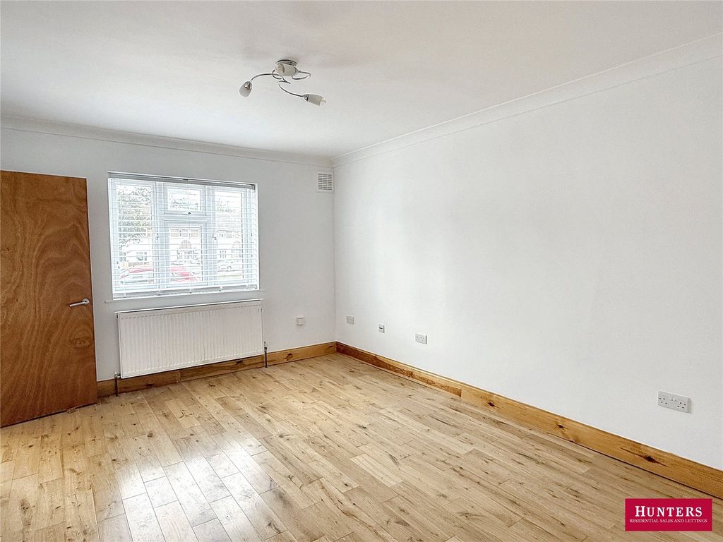 Property photo 2 of 18 Picture No. 02