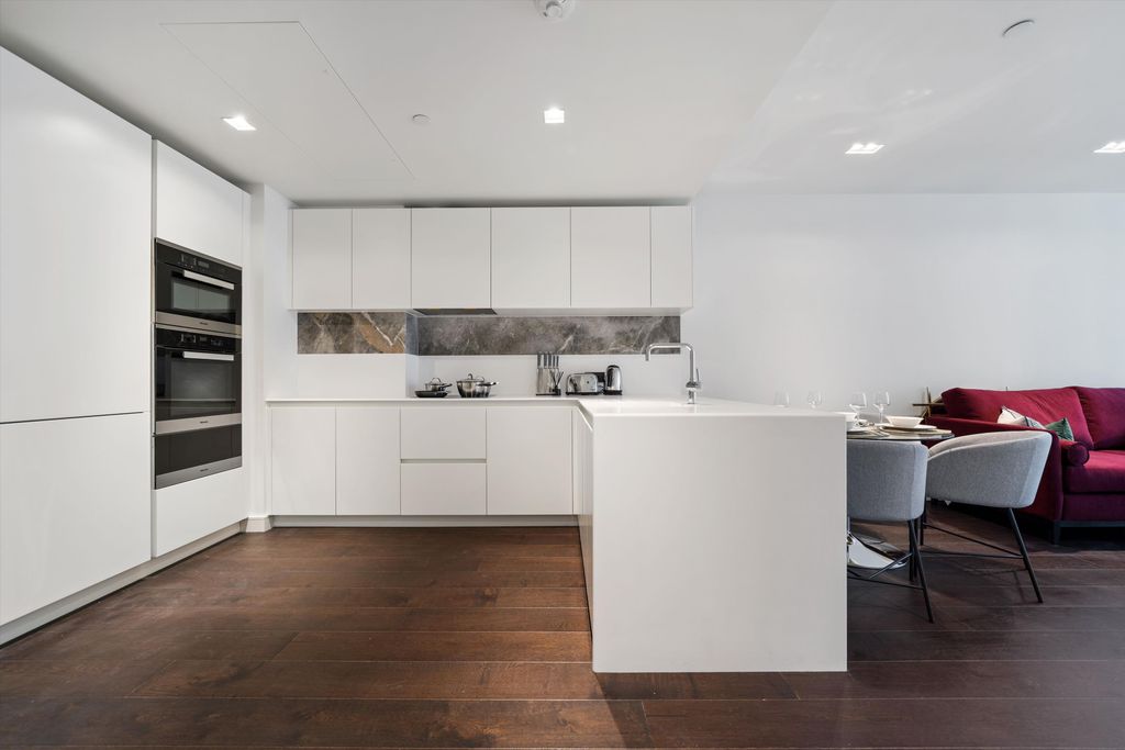 Property photo 3 of 17 Image