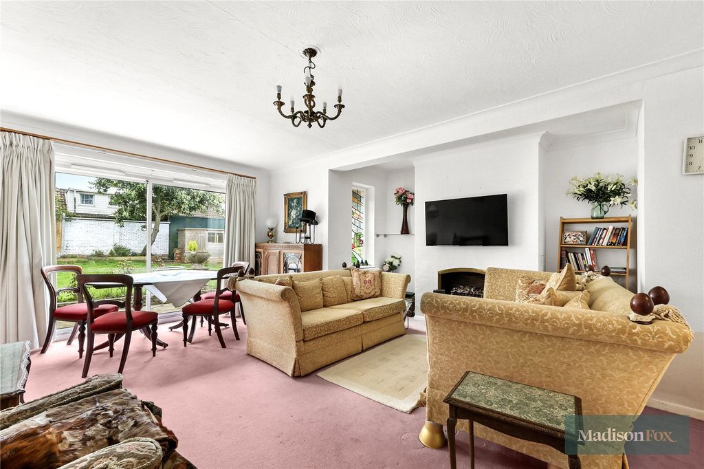 Property photo 2 of 25 Picture No. 16