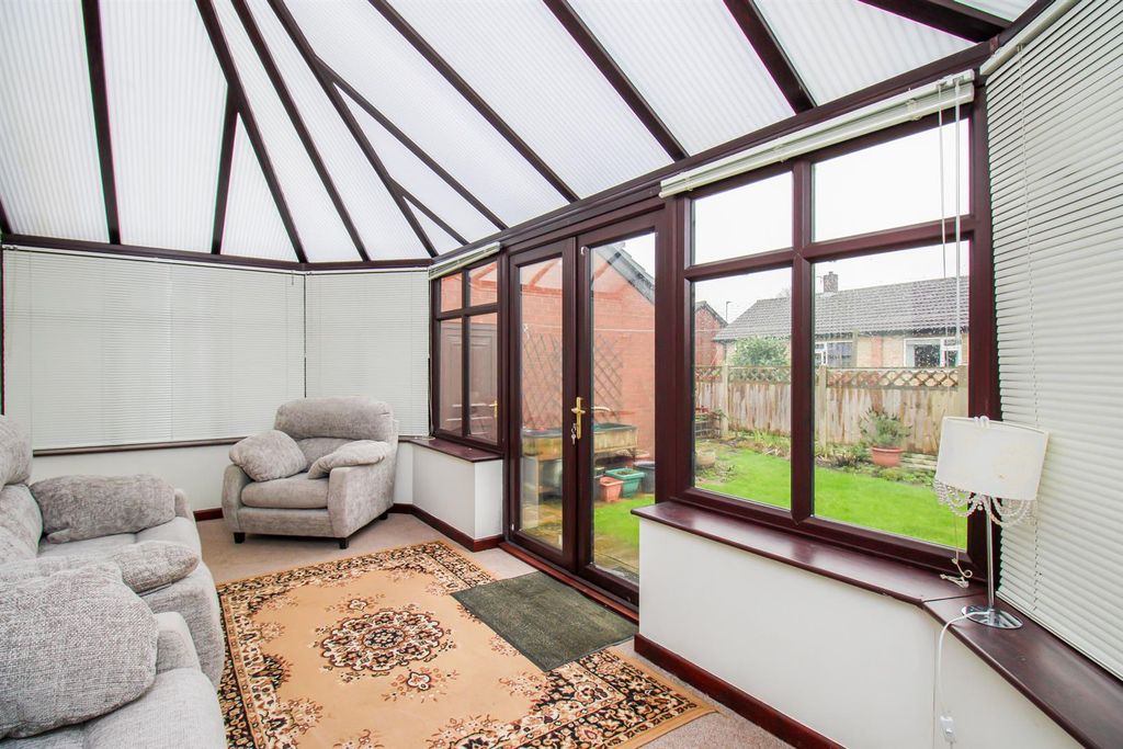 Property photo 1 of 8 Conservatory