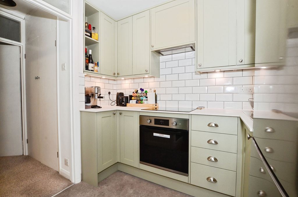 Property photo 3 of 15 Kitchen