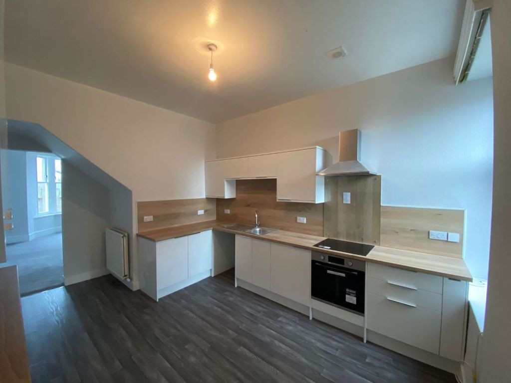 Property photo 2 of 39