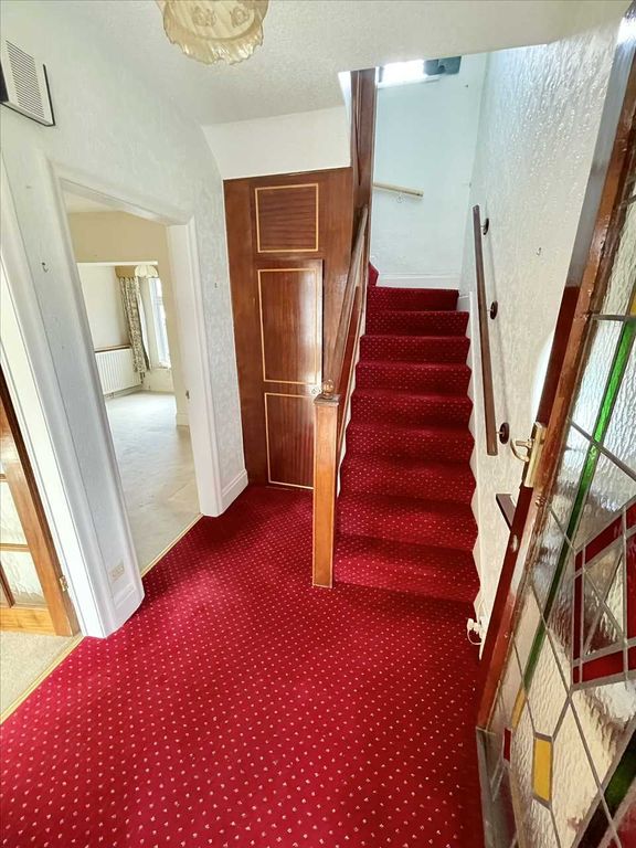 Property photo 3 of 12 Entrance Hall