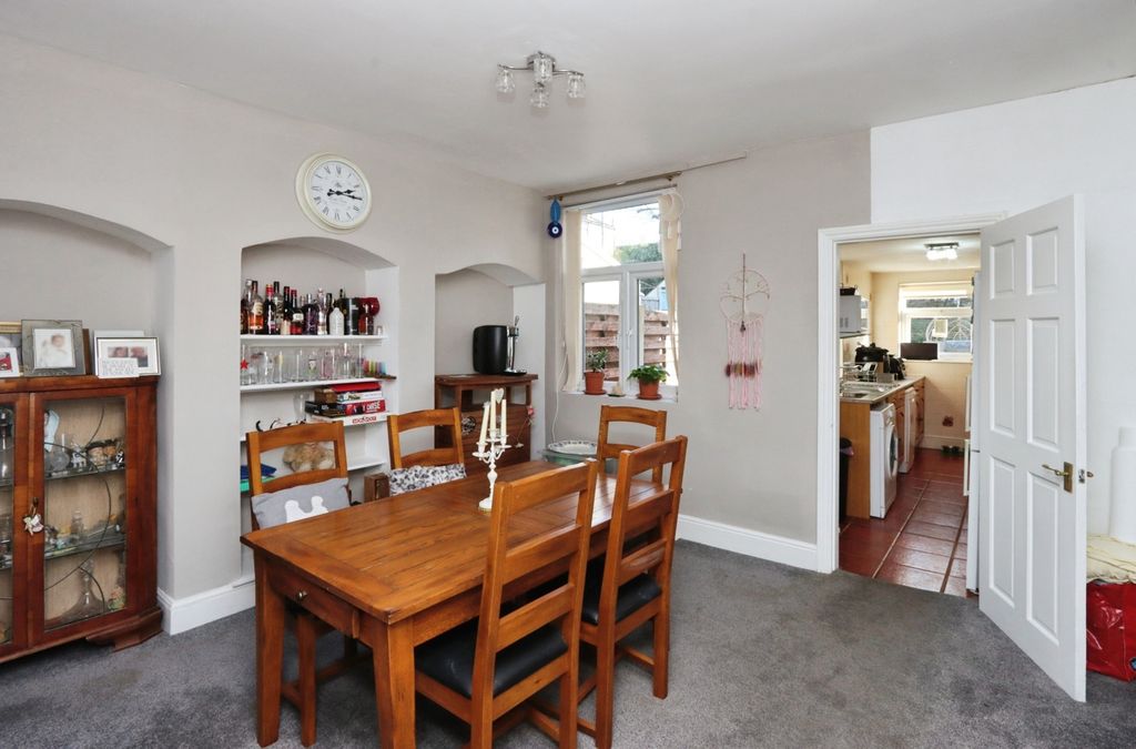 Property photo 3 of 17 Dining Room