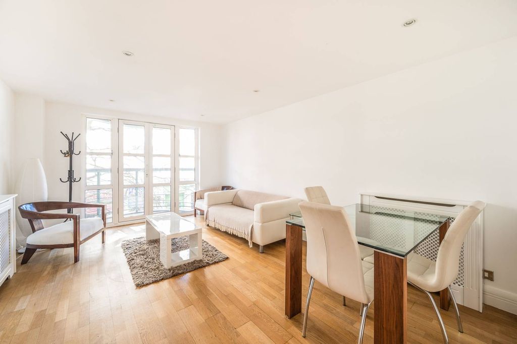 Property photo 1 of 8