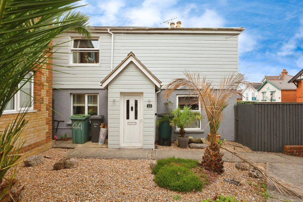 Property photo 1 of 15 Front