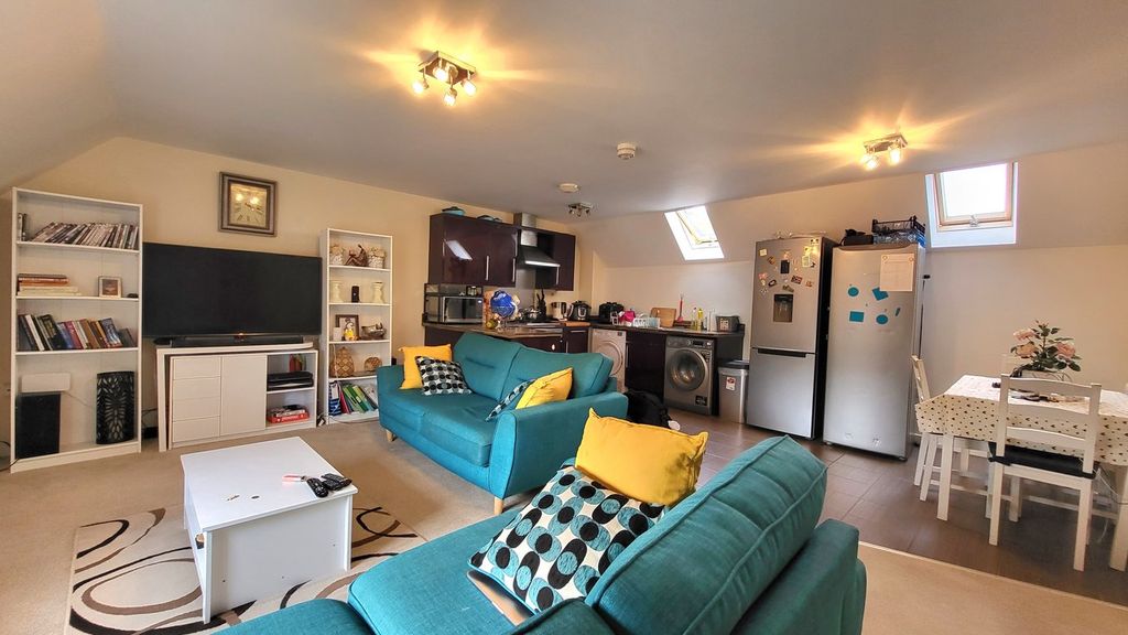 Property photo 2 of 11