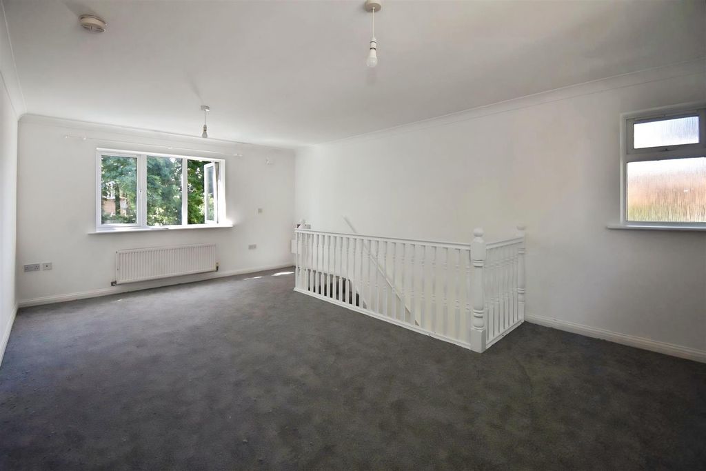 Property photo 3 of 9 Bbf91321-CC 20Living 20Room 20Diner 202.Jpg
