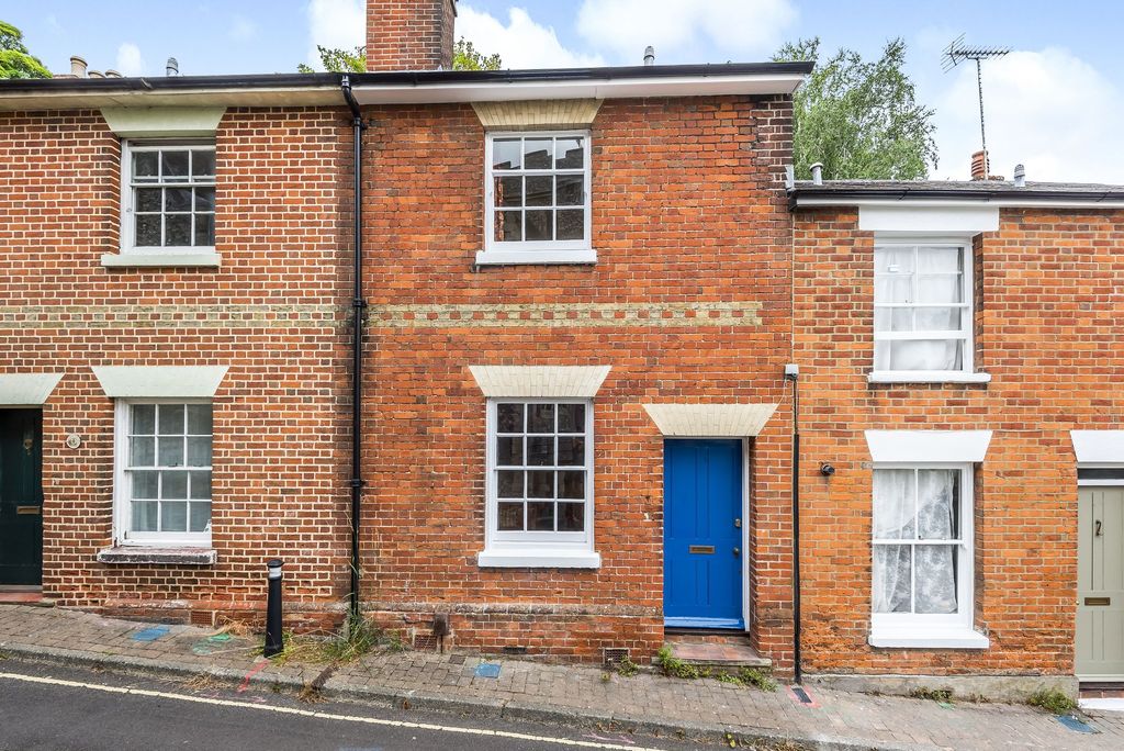 Property photo 1 of 11