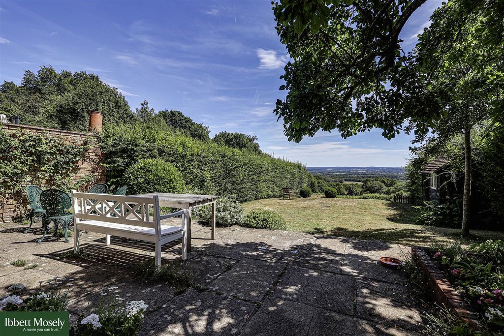 Property photo 1 of 18 23 Garden And View.Jpg