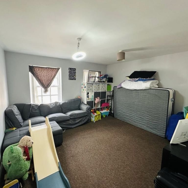 Property photo 3 of 4