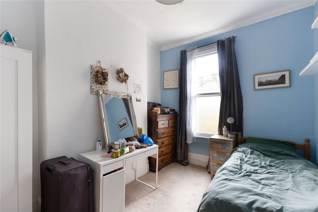 Property photo 3 of 18 Bedroom