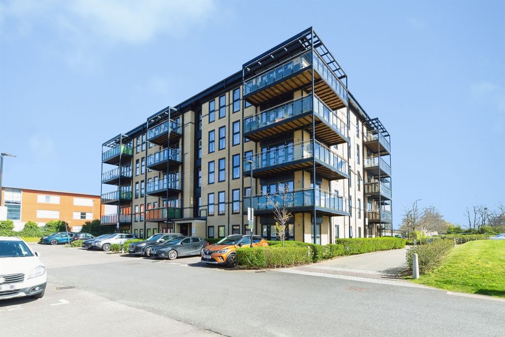 Property photo 1 of 8