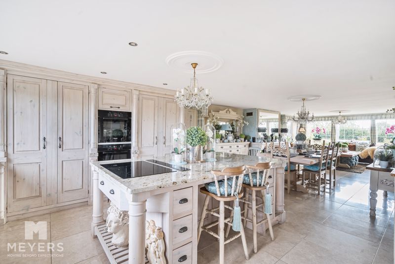 Property photo 2 of 24 Bespoke Kitchen