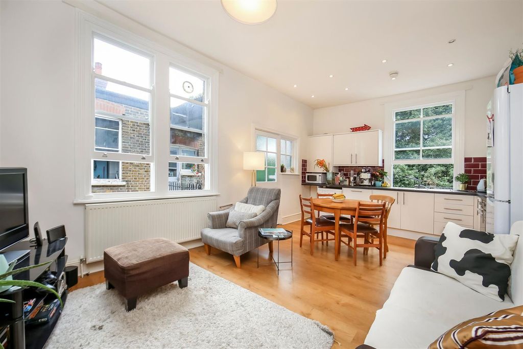 Property photo 1 of 8