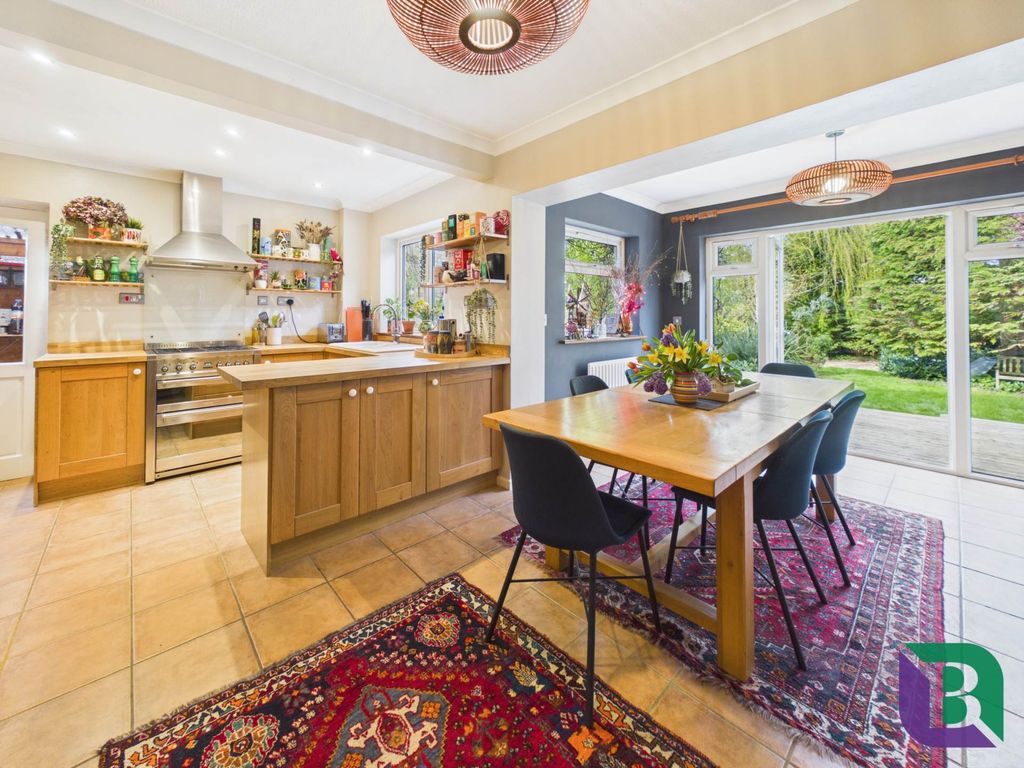 Property photo 3 of 27