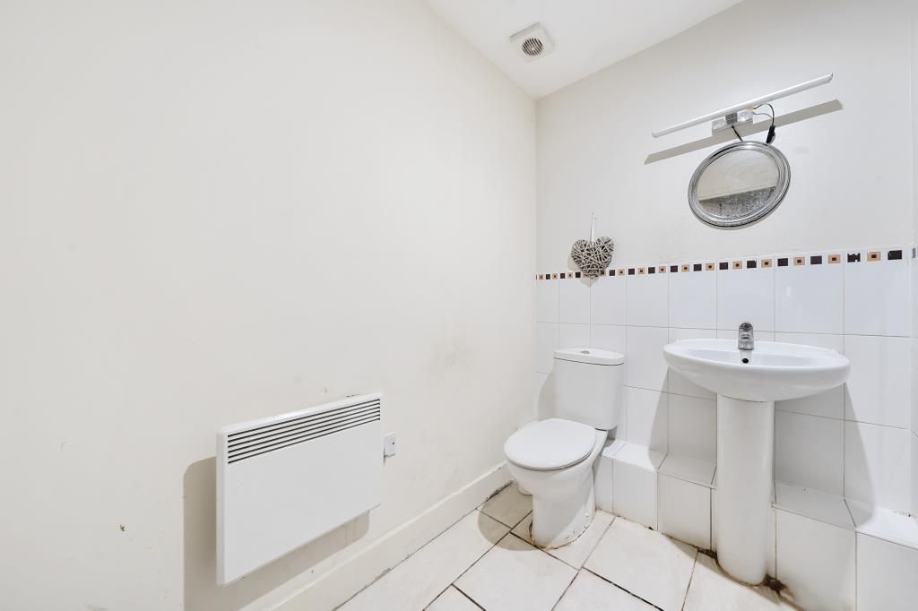 Property photo 3 of 20 Bathroom