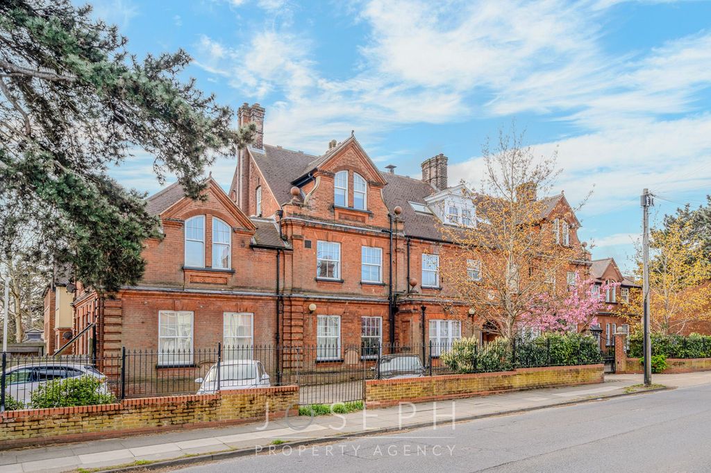 Property photo 1 of 17