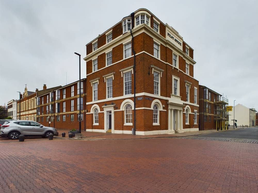 Property photo 1 of 10