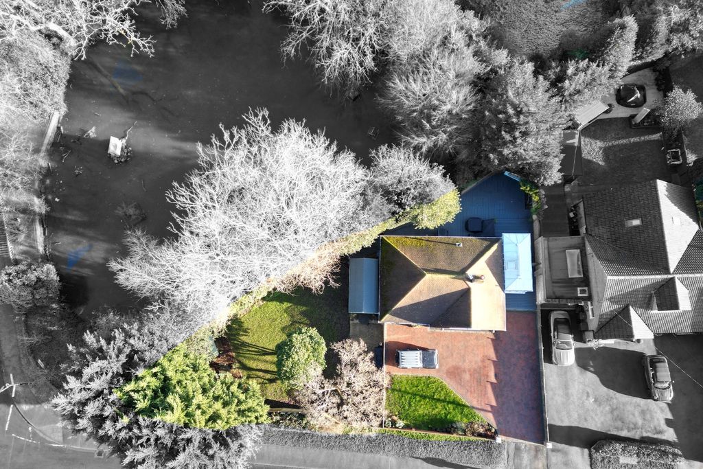 Property photo 2 of 13 4556505