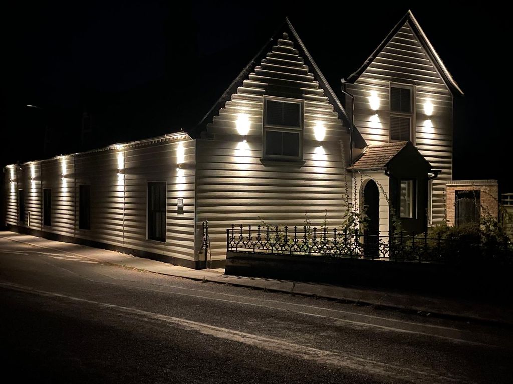 Property photo 3 of 38 92ce921F-Ef9d-4324-A81E-E8Cbbcaa6c81
