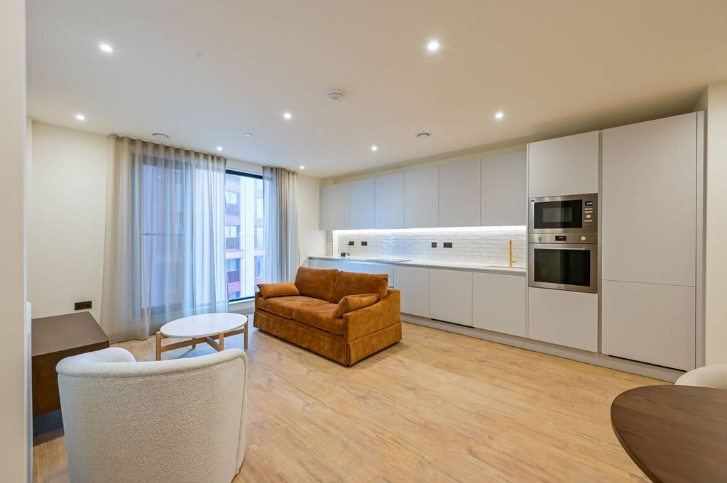 Property photo 1 of 33