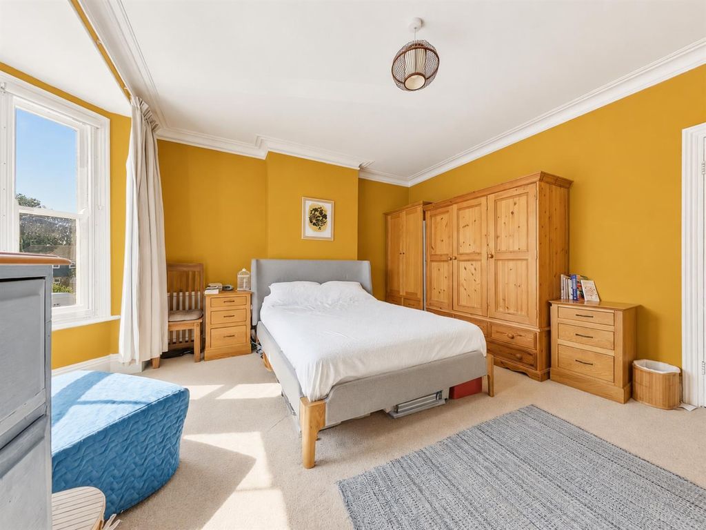 Property photo 3 of 34 Bed 1 (1).Png