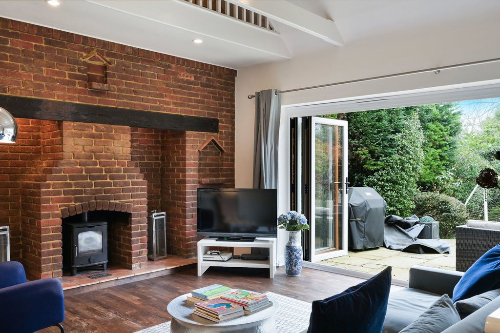 Property photo 3 of 34