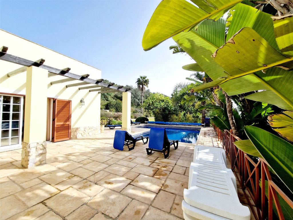 Property photo 2 of 15 Cluttons Algarve
