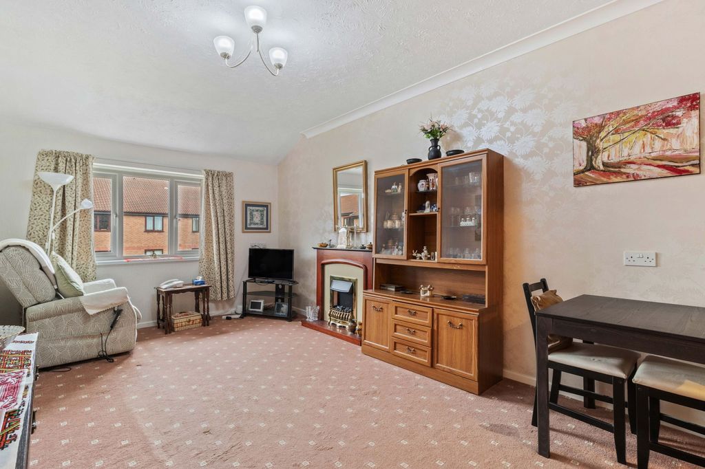 Property photo 2 of 16