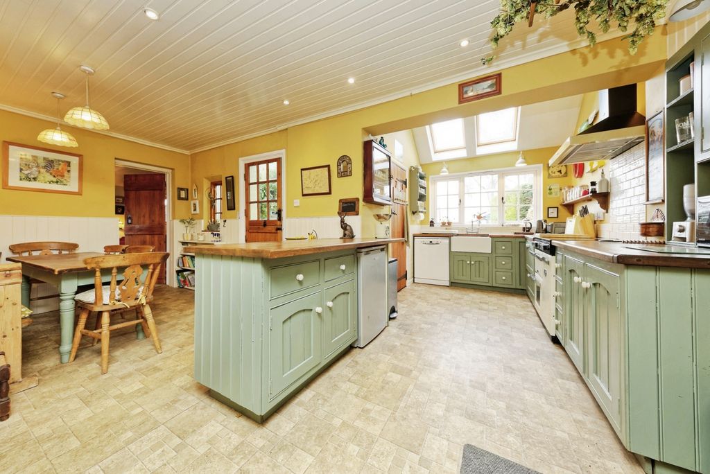 Property photo 2 of 29 Pbox-Img.Jpg