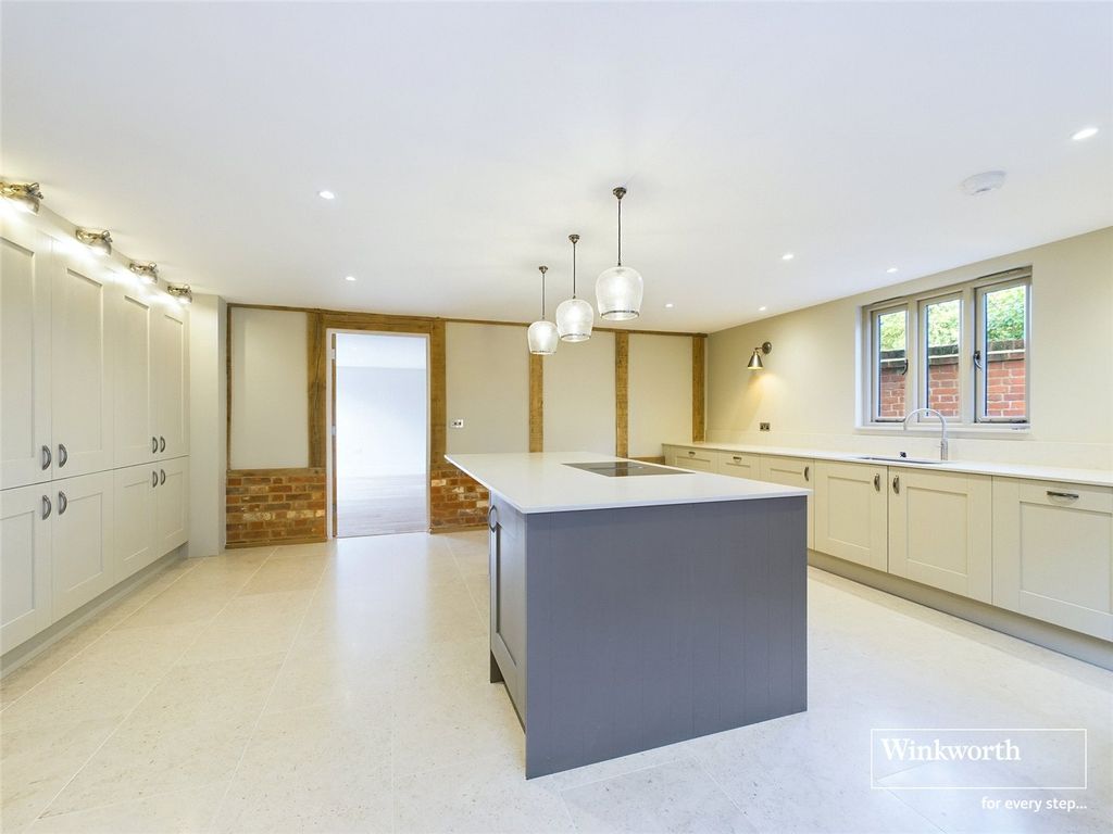 Property photo 3 of 29 Picture No. 16