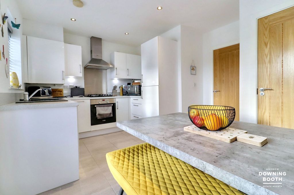 Property photo 3 of 23