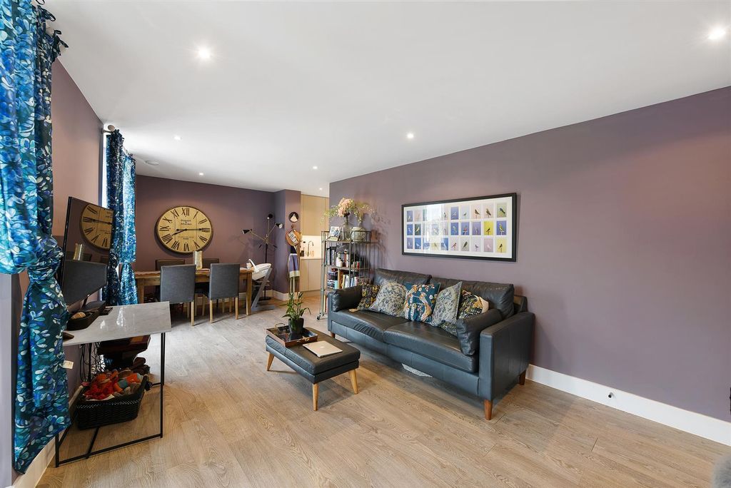 Property photo 3 of 18 3.Jpg