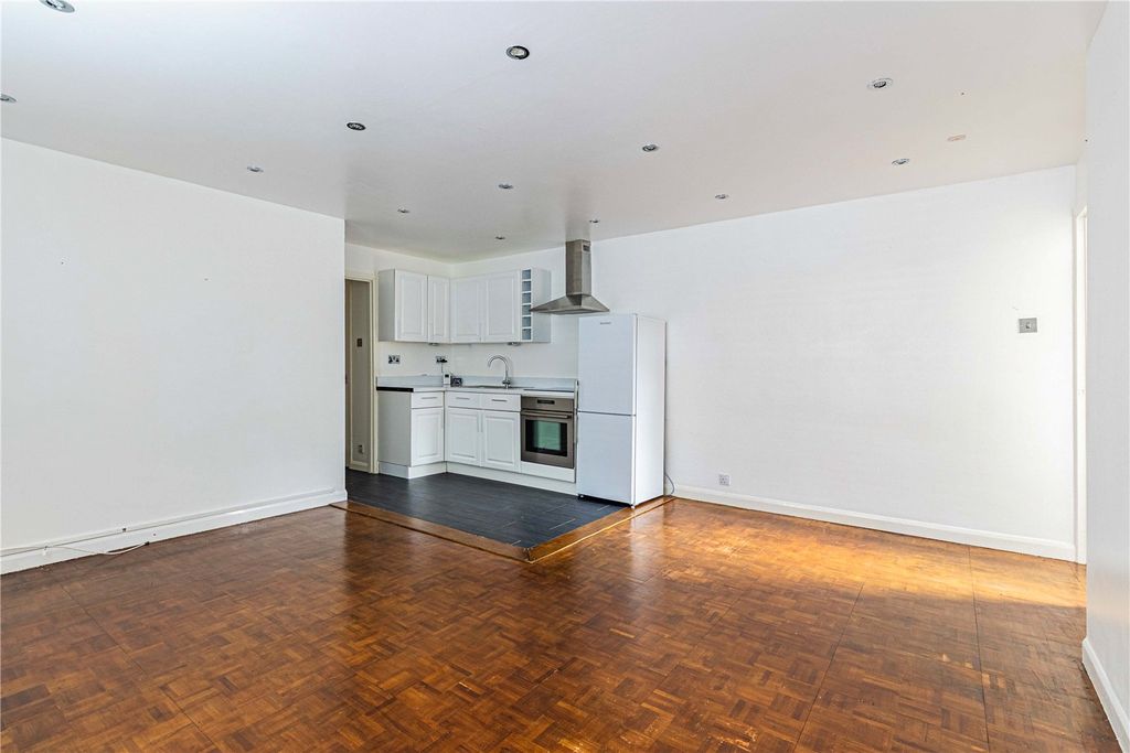 Property photo 2 of 9 Picture No. 36
