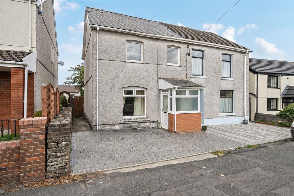 Property photo 1 of 25