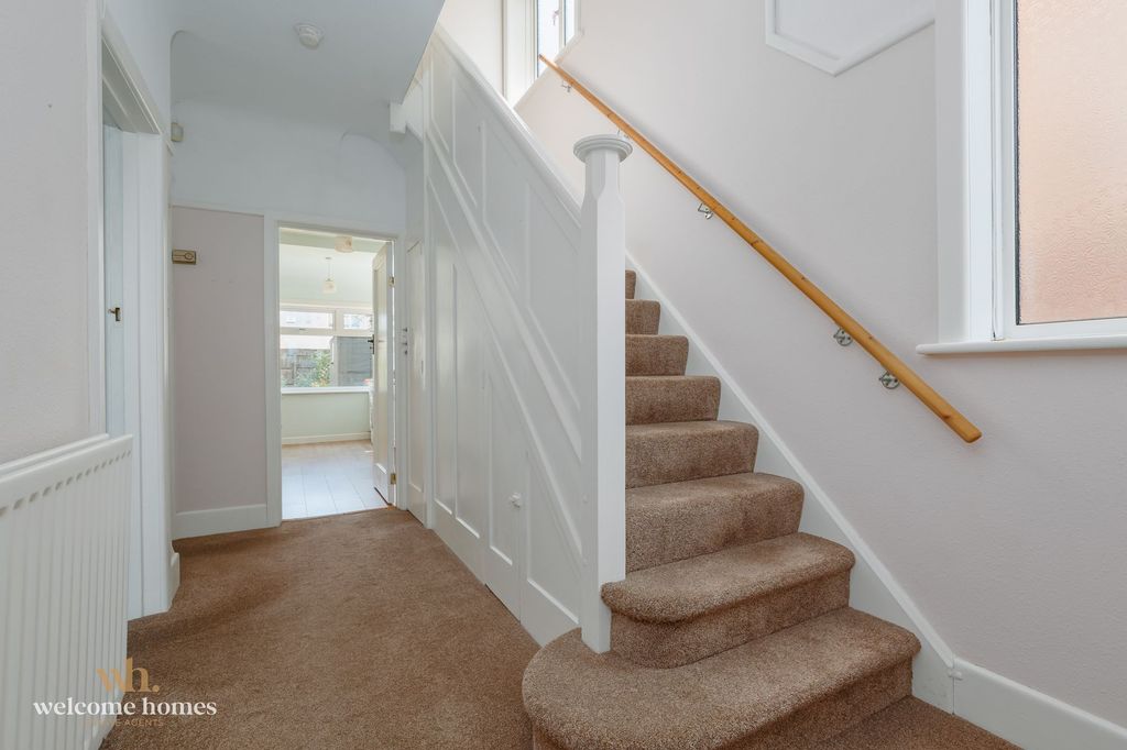 Property photo 2 of 22